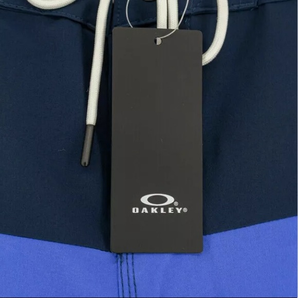 NWT Oakley Men’s Color Block Board Shorts in Amparo Blue, Size 34 - Picture 6 of 9